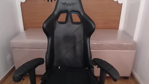 Snapshot of carlie_mayer chatting on 27, 11, 2025 CARLYE online show from 27, 11, 2025