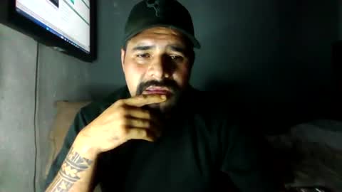 Snapshot of carlos100699 chatting on 10, 8, 2026 carlos100699 online show from 10, 8, 2026