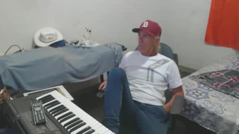 Snapshot of carlos2557 chatting on 9, 5, 2026 carlos online show from 9, 5, 2026