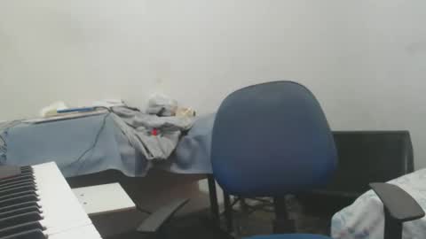Snapshot of carlos2557 chatting on 28, 5, 2026 carlos online show from 28, 5, 2026