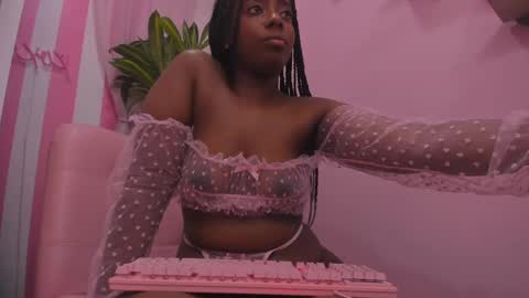 Snapshot of carlota_swan chatting on 28, 1, 2025 carlota online show from 28, 1, 2025
