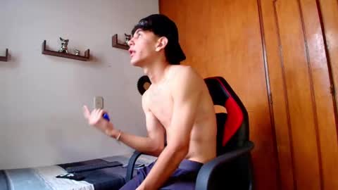 Snapshot of carloz_perez chatting on 17, 9, 2025 carloz_perez online show from 17, 9, 2025