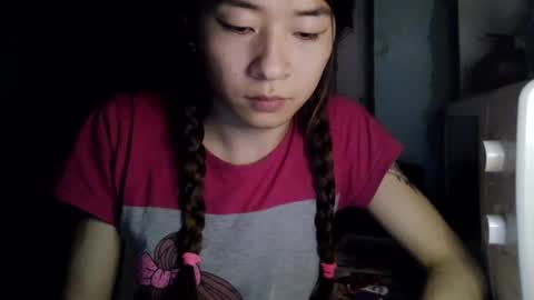 CarlyJoy online show from 17, 2, 2025