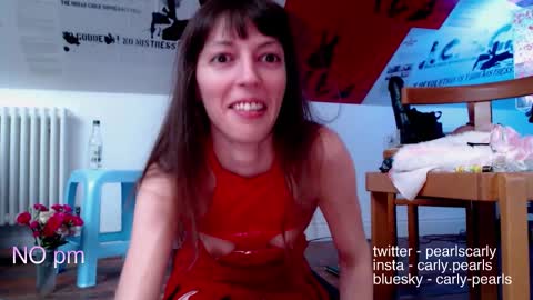 Carly Pearls online show from 10, 11, 2025