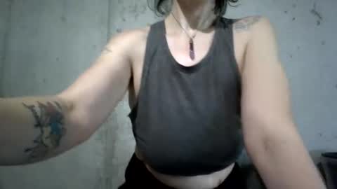 Carly Smiles online show from 27, 12, 2024