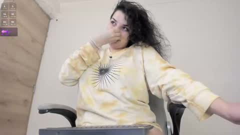 carmesix__ online show from 4, 12, 2025