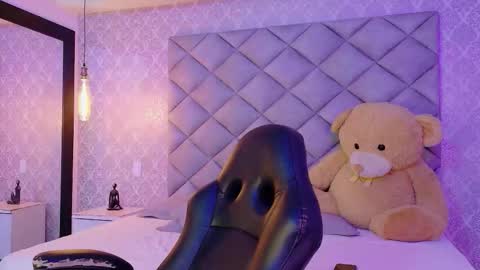 caro_adams1 online show from 24, 11, 2025