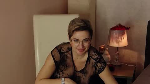 CaroJhones online show from 3, 2, 2025