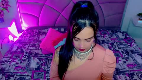 Carolaine01 online show from 9, 9, 2025