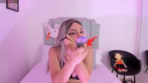 Carolain online show from 2, 11, 2025