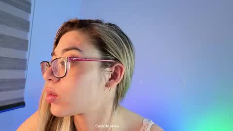 Snapshot of carolblonde chatting on 31, 5, 2026 Char online show from 31, 5, 2026
