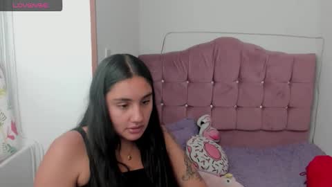caroline_rodriguez_9 online show from 19, 11, 2025