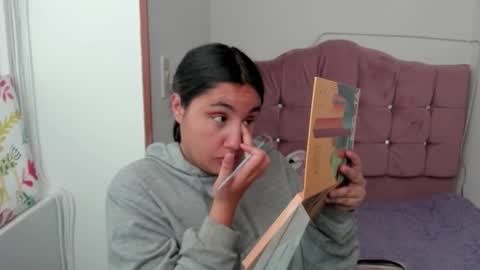 caroline_rodriguez_9 online show from 22, 11, 2025