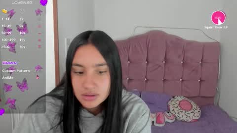 caroline_rodriguez_9 online show from 25, 11, 2025