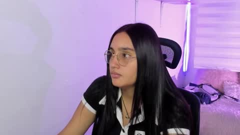 caroline_rodriguez_9 online show from 16, 1, 2026