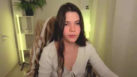 Snapshot of carolinebenks chatting on 7, 10, 2025 Caroline online show from 7, 10, 2025