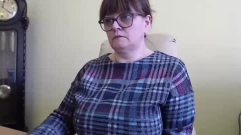 CarolineDream  online show from 4, 2, 2025