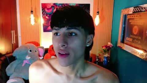 Snapshot of carolinejesh chatting on 6, 5, 2026 carolinejesh online show from 6, 5, 2026
