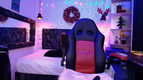 Snapshot of carolinescoth_dl chatting on 9, 12, 2024 Caroline Scoth online show from 9, 12, 2024