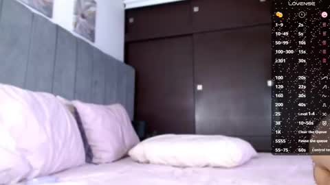 Snapshot of carolynamuzgui chatting on 4, 2, 2025 Carolinne online show from 4, 2, 2025