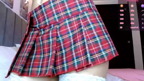 Snapshot of carolynamuzgui chatting on 13, 2, 2025 Carolinne online show from 13, 2, 2025