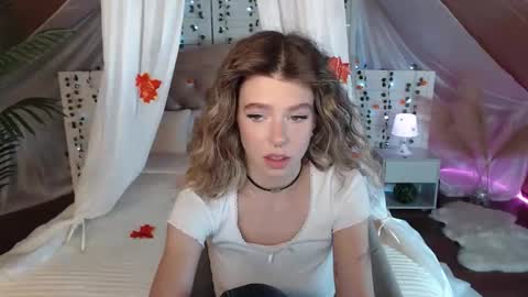 Snapshot of carriebecker chatting on 19, 10, 2025 carriebecker online show from 19, 10, 2025