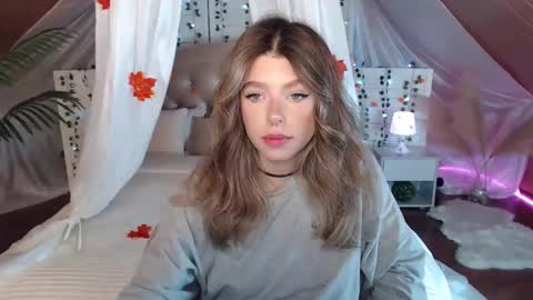 Snapshot of carriebecker chatting on 28, 10, 2025 carriebecker online show from 28, 10, 2025