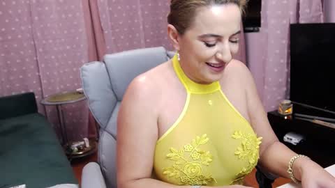 Snapshot of carrielovex chatting on 4, 12, 2024 Carrie online show from 4, 12, 2024