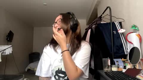 Emilia online show from 28, 11, 2025