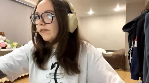 Emilia online show from 15, 12, 2025