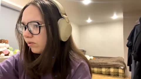 Emilia online show from 19, 12, 2025