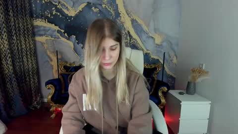 Snapshot of cassandragood chatting on 12, 3, 2025 Lena online show from 12, 3, 2025