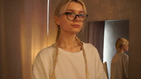 Cassie online show from 11, 3, 2025