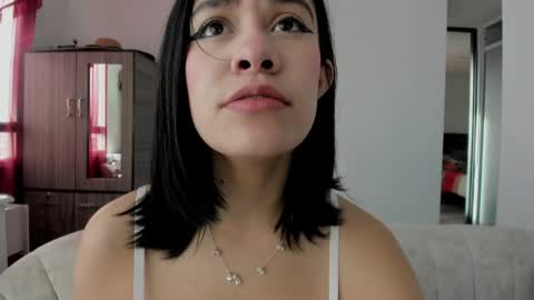 Cassie Jones online show from 19, 4, 2026