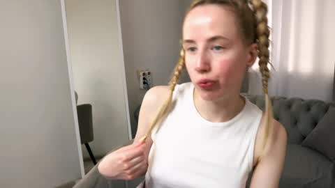 Snapshot of cassie_kelman chatting on 19, 4, 2026 Cassie online show from 19, 4, 2026