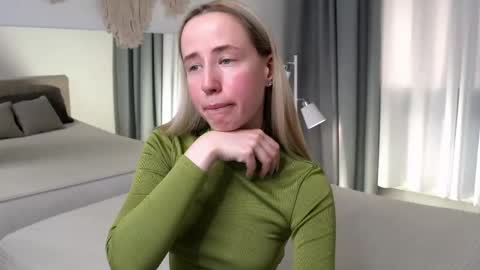 Snapshot of cassie_kelman chatting on 8, 5, 2026 Cassie online show from 8, 5, 2026