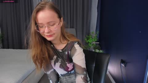 Snapshot of cassiecool chatting on 4, 12, 2024 assie online show from 4, 12, 2024