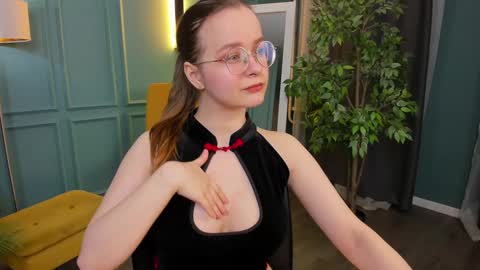 Snapshot of cassiecool chatting on 14, 12, 2024 assie online show from 14, 12, 2024