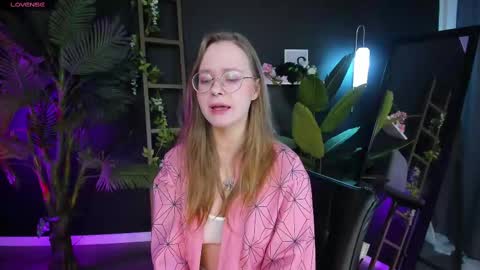 Snapshot of cassiecool chatting on 21, 2, 2025 assie online show from 21, 2, 2025