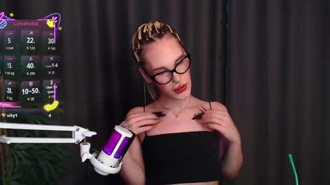 Cassie online show from 17, 12, 2025