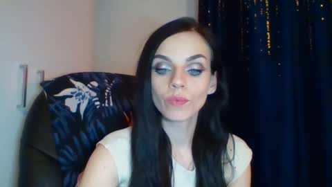 Snapshot of cassiexqueen chatting on 28, 10, 2025 Cassie online show from 28, 10, 2025