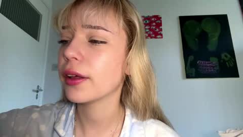 Snapshot of cassijent chatting on 23, 4, 2026 Olivia online show from 23, 4, 2026