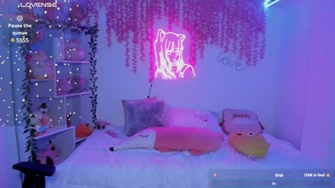 Snapshot of cat_kitty18 chatting on 18, 12, 2024 Lorena Saenz online show from 18, 12, 2024