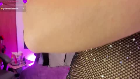 Cata green model independient online show from 10, 11, 2025