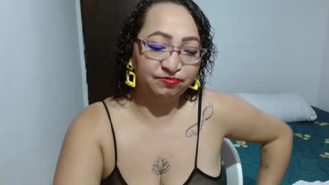Snapshot of cataleya_ardiente1 chatting on 4, 12, 2024 isabel online show from 4, 12, 2024