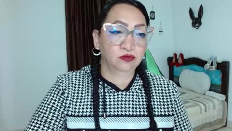 Snapshot of cataleya_ardiente1 chatting on 6, 3, 2025 isabel online show from 6, 3, 2025