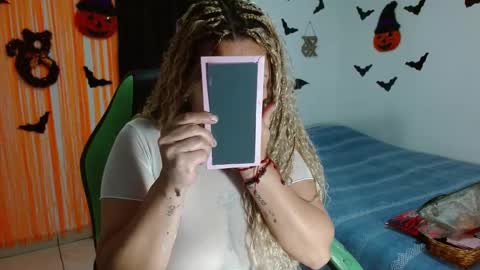 Snapshot of cataleya_ardiente1 chatting on 8, 10, 2025 isabel online show from 8, 10, 2025