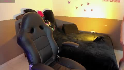 Snapshot of cataleya_blare chatting on 4, 7, 2026 LUU online show from 4, 7, 2026