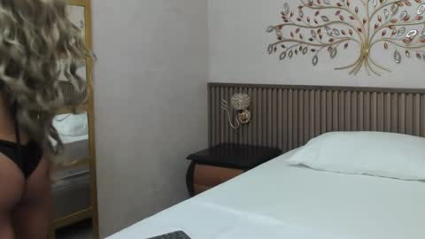 Snapshot of cataleya_sexy4u_ chatting on 12, 10, 2025 Cataleya online show from 12, 10, 2025