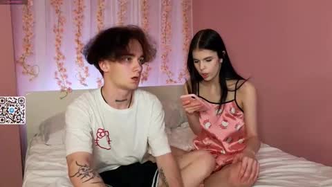 Snapshot of catchustoday chatting on 19, 10, 2025 Stacy and Bob online show from 19, 10, 2025